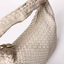 画像をギャラリービューアに読み込む, BOTTEGA VENETA ボッテガヴェネタ イントレチャート ホーボーバッグ ハンドバッグ 115653 ホワイト アイボリー ラムスキン ゴールド金具 良品 中古 4a003888