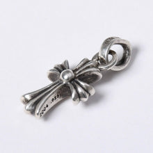 Load image into Gallery viewer, 極美品 CHROME HEARTS クロムハーツ ベイビーファットクロス ペンダントトップ 重量約2.3g 旧型 中古 4a003792