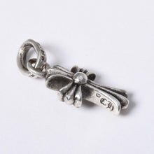 Load image into Gallery viewer, 極美品 CHROME HEARTS クロムハーツ ベイビーファットクロス ペンダントトップ 重量約2.3g 旧型 中古 4a003792