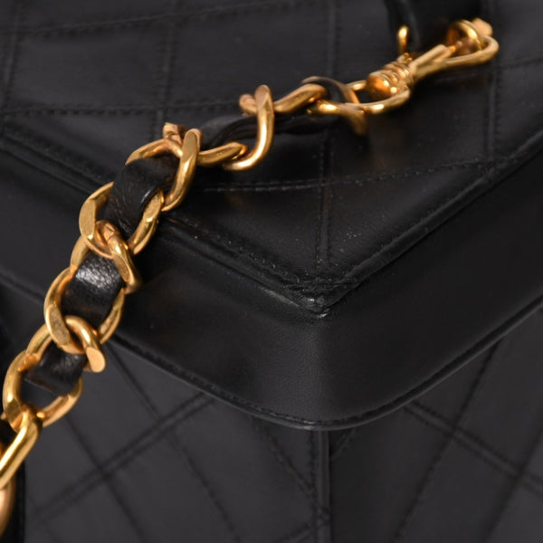 Very Good Condition CHANEL Bicolore Vanity Bag Handbag Coco Mark No. 3 Lambskin Black Gold Hardware Good Condition Used 4a003892