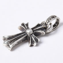 Load image into Gallery viewer, 極美品 新型 CHROME HEARTS クロムハーツ CRS BBYFAT ベイビーファットクロス ペンダントトップ チャーム 重量約2.16g シルバー925 中古 4a003806