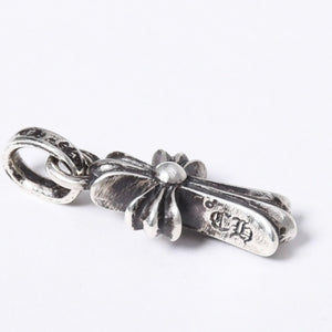 極美品 新型 CHROME HEARTS クロムハーツ CRS BBYFAT ベイビーファットクロス ペンダントトップ チャーム 重量約2.16g シルバー925 中古 4a003806