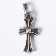 Load image into Gallery viewer, 極美品 新型 CHROME HEARTS クロムハーツ CRS BBYFAT ベイビーファットクロス ペンダントトップ チャーム 重量約2.09g シルバー925 中古 4a003791