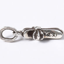 Load image into Gallery viewer, 極美品 新型 CHROME HEARTS クロムハーツ CRS BBYFAT ベイビーファットクロス ペンダントトップ チャーム 重量約2.09g シルバー925 中古 4a003791