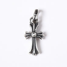 Load image into Gallery viewer, 極美品 新型 CHROME HEARTS クロムハーツ CRS BBYFAT ベイビーファットクロス ペンダントトップ チャーム 重量約2.09g シルバー925 中古 4a003808