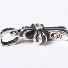 Load image into Gallery viewer, 極美品 新型 CHROME HEARTS クロムハーツ CRS BBYFAT ベイビーファットクロス ペンダントトップ チャーム 重量約2.09g シルバー925 中古 4a003808