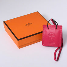 Load image into Gallery viewer, 新品同様品 HERMES エルメス バッグチャーム サックオランジュ アニューミロ キーホルダー ピンク Y刻印 中古 4a003617