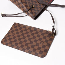 Load image into Gallery viewer, 極美品 LOUIS VUITTON ルイヴィトン ダミエ ネヴァーフルMM トートバッグ N51105 PVC レザー ブラウン ゴールド金具 中古 4a003894