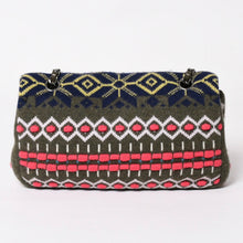 Load image into Gallery viewer, 極美品 CHANEL シャネル Shoulder Bag ショルダーバッグ ココマーク ノルディック柄 Wチェーン 21番台 シルバー金具 グリーン 中古 4a003837