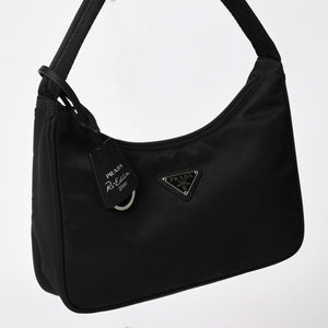 Like new product PRADA Hobo Handbag MV515 Triangle Logo Triangle Logo Plate Nylon Black Used 4a003875