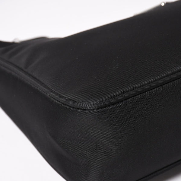 Like new product PRADA Hobo Handbag MV515 Triangle Logo Triangle Logo Plate Nylon Black Used 4a003875