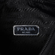 画像をギャラリービューアに読み込む, 新品同様品 PRADA プラダ ホーボー ハンドバッグ MV515 トライアングルロゴ 三角ロゴプレート ナイロン ブラック 中古 4a003875