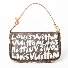 画像をギャラリービューアに読み込む, 極美品 LOUIS VUITTON ルイヴィトン ポシェット アクセソワール アクセサーポーチ M92192 モノグラム グラフィティ 中古 4a004279