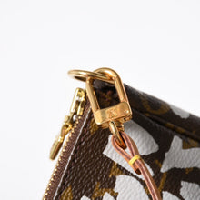 画像をギャラリービューアに読み込む, 極美品 LOUIS VUITTON ルイヴィトン ポシェット アクセソワール アクセサーポーチ M92192 モノグラム グラフィティ 中古 4a004279