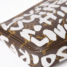 画像をギャラリービューアに読み込む, 極美品 LOUIS VUITTON ルイヴィトン ポシェット アクセソワール アクセサーポーチ M92192 モノグラム グラフィティ 中古 4a004279