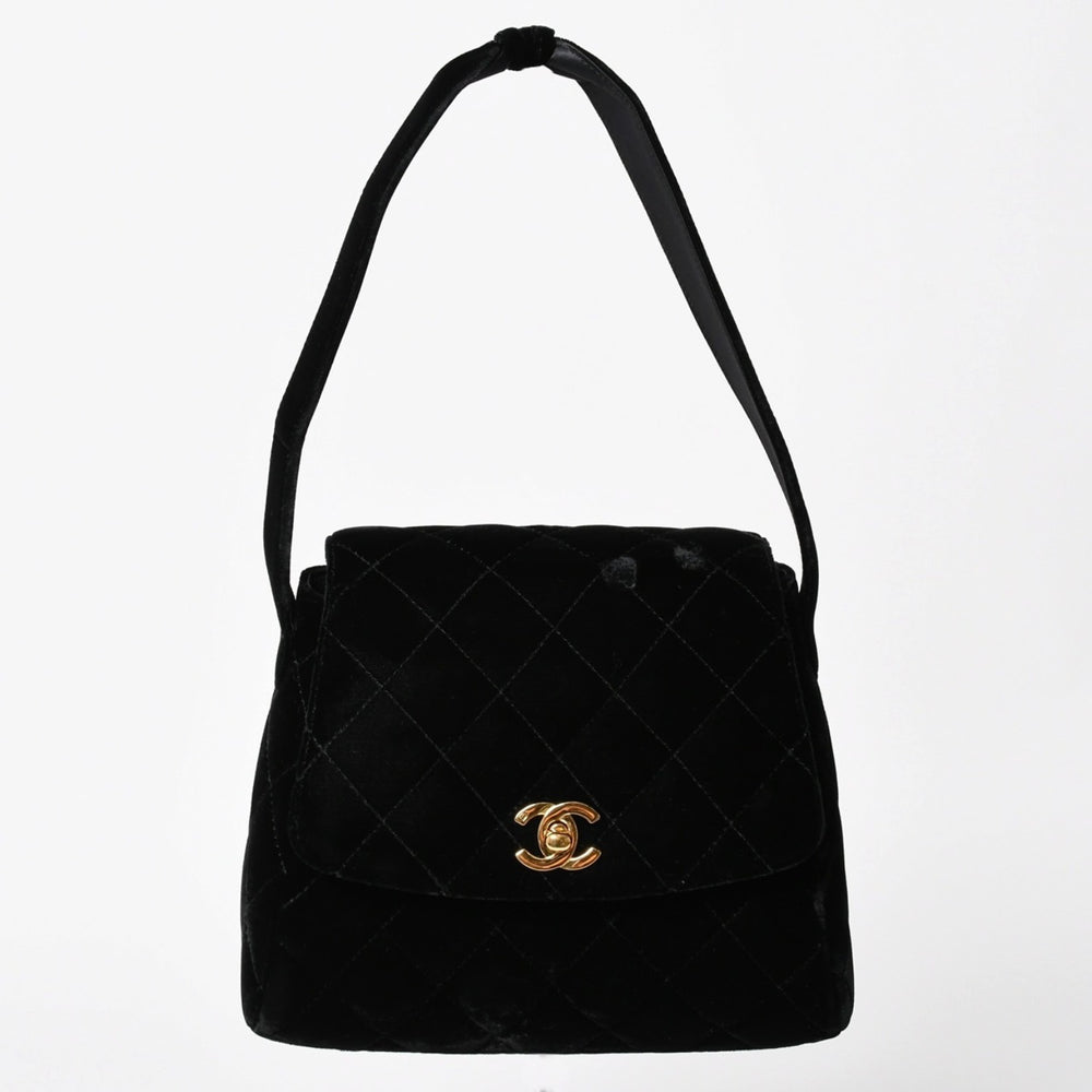 極美品 CHANEL シャネル ワンショルダーバッグ 4番台 ココマーク ベルベット キルティング ターンロック ブラック ゴールド金具 中古 4a003933