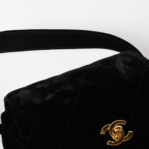 極美品 CHANEL シャネル ワンショルダーバッグ 4番台 ココマーク ベルベット キルティング ターンロック ブラック ゴールド金具 中古 4a003933