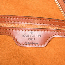 画像をギャラリービューアに読み込む, LOUIS VUITTON ルイヴィトン エピ M52233 マビヨン ケニアブラウン バックパック ブラウン ゴールド金具 美品 中古 4a003945
