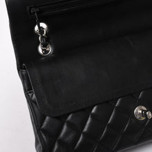 Load image into Gallery viewer, CHANEL シャネル マトラッセ25 Wフラップ Wチェーンショルダーバッグ 19番台 ラムスキン ココマーク ブラック シルバー金具 美品 中古 4a003961