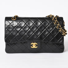 Load image into Gallery viewer, 極美品 CHANEL シャネル マトラッセ25 Wフラップ Wチェーンショルダーバッグ 5番台 ココマーク ラムスキン ブラック ゴールド金具 中古 4a003913