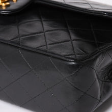 Load image into Gallery viewer, 極美品 CHANEL シャネル マトラッセ25 Wフラップ Wチェーンショルダーバッグ 5番台 ココマーク ラムスキン ブラック ゴールド金具 中古 4a003913