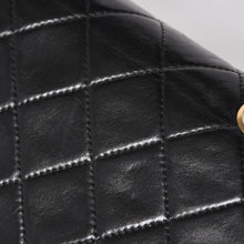 Load image into Gallery viewer, 極美品 CHANEL シャネル マトラッセ25 Wフラップ Wチェーンショルダーバッグ 5番台 ココマーク ラムスキン ブラック ゴールド金具 中古 4a003913