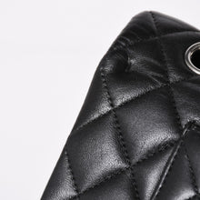 Load image into Gallery viewer, CHANEL シャネル マトラッセ25 Wフラップ Wチェーンショルダーバッグ 19番台 ラムスキン ココマーク ブラック シルバー金具 美品 中古 4a003961