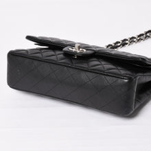 Load image into Gallery viewer, CHANEL シャネル マトラッセ25 Wフラップ Wチェーンショルダーバッグ 19番台 ラムスキン ココマーク ブラック シルバー金具 美品 中古 4a003961
