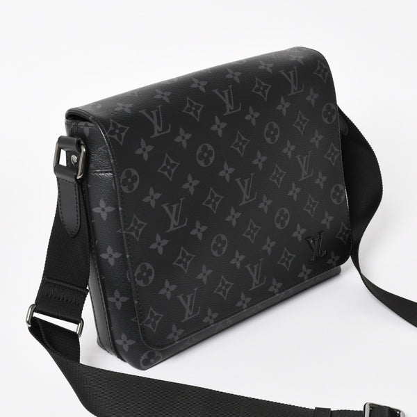 LOUIS VUITTON Shoulder Bag M44000 District NM Monogram Eclipse Black RFID Good Condition Used 4a003922