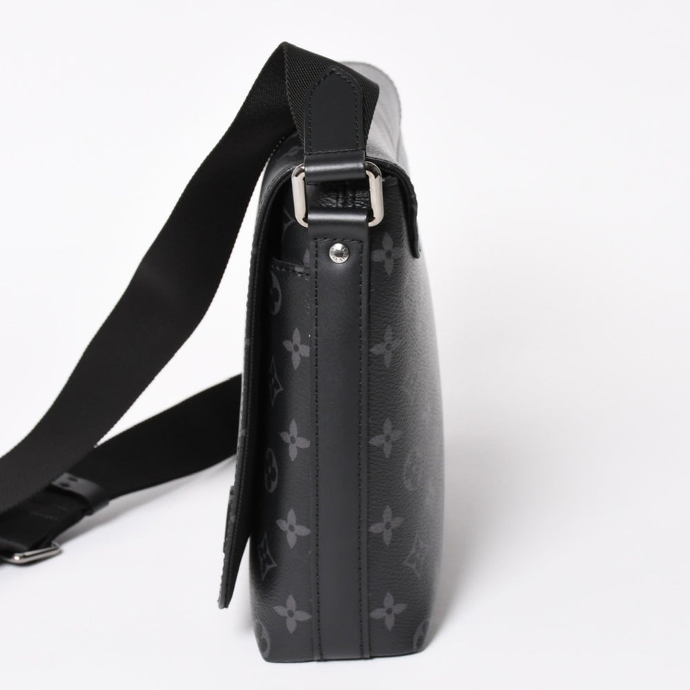 LOUIS VUITTON ルイヴィトン ショルダーバッグ M44000 ディストリクト NMモノグラム･エクリプス ブラック RFID 美品 中古 4a003922