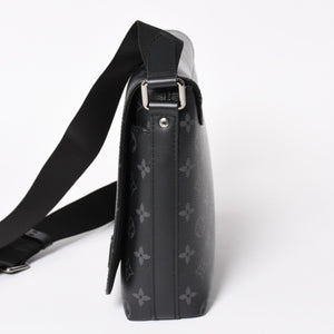 LOUIS VUITTON Shoulder Bag M44000 District NM Monogram Eclipse Black RFID Good Condition Used 4a003922