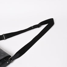 画像をギャラリービューアに読み込む, LOUIS VUITTON ルイヴィトン ショルダーバッグ M44000 ディストリクト NMモノグラム･エクリプス ブラック RFID 美品 中古 4a003922