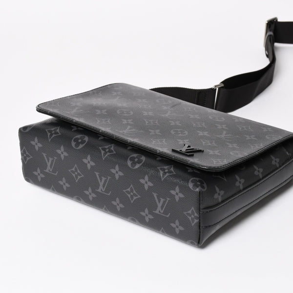 LOUIS VUITTON Shoulder Bag M44000 District NM Monogram Eclipse Black RFID Good Condition Used 4a003922