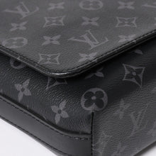 画像をギャラリービューアに読み込む, LOUIS VUITTON ルイヴィトン ショルダーバッグ M44000 ディストリクト NMモノグラム･エクリプス ブラック RFID 美品 中古 4a003922