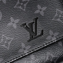 画像をギャラリービューアに読み込む, LOUIS VUITTON ルイヴィトン ショルダーバッグ M44000 ディストリクト NMモノグラム･エクリプス ブラック RFID 美品 中古 4a003922