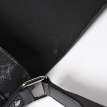 画像をギャラリービューアに読み込む, LOUIS VUITTON ルイヴィトン ショルダーバッグ M44000 ディストリクト NMモノグラム･エクリプス ブラック RFID 美品 中古 4a003922