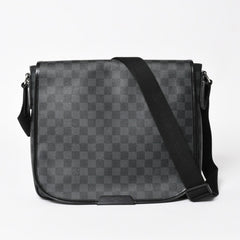 極美品 LOUIS VUITTON ルイヴィトン ダニエルMM ショルダーバッグ N58029 ダミエグラフィット SP2101 ブラック シルバー金具 中古 4a003942