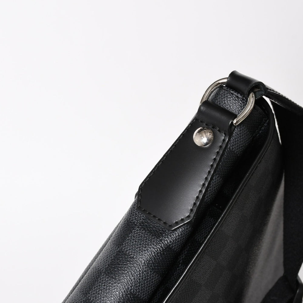 極美品 LOUIS VUITTON ルイヴィトン ダニエルMM ショルダーバッグ N58029 ダミエグラフィット SP2101 ブラック シルバー金具 中古 4a003942
