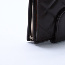 Load image into Gallery viewer, 新品同様 CHANEL シャネル カンボンライン がま口 コンパクトウォレット 二つ折り財布 A26720 9番台 ココマーク カーフスキン 中古 4a003956