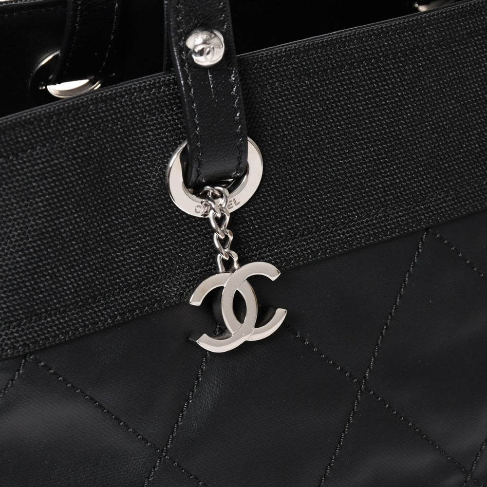 極美品 希少品 CHANEL シャネル トートバッグ パリビアリッツ コーティングキャンバス レザー 黒 ブラック 17番台 中古 4a003954