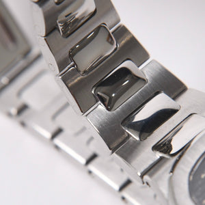 PATEK PHILIPPE パテック フィリップ NAUTILUS ノーチラス 腕時計 4700/1A-050 クォーツ ステンレススチール 黒文字盤 美品 中古 4a003975