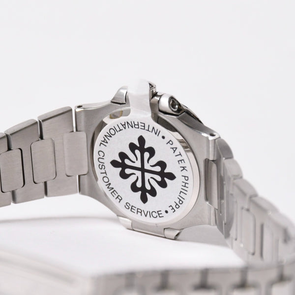 PATEK PHILIPPE パテック フィリップ NAUTILUS ノーチラス 腕時計 4700/1A-050 クォーツ ステンレススチール 黒文字盤 美品 中古 4a003975