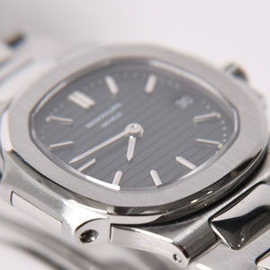 PATEK PHILIPPE パテック フィリップ NAUTILUS ノーチラス 腕時計 4700/1A-050 クォーツ ステンレススチール 黒文字盤 美品 中古 4a003975