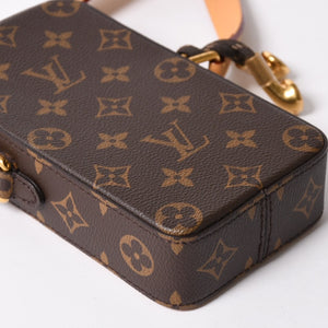 極美品 LOUIS VUITTON ルイヴィトン ミュージック プレイヤー ウェアラブル ウォレット モノグラム ショルダーバッグ バッグ レディース M14063 中古 4a002385