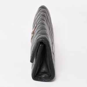 極美品 CHROME HEARTS クロムハーツ ディナーバッグ クラッチバッグ ラージクロス マトラッセ ラムスキン ブラック 中古 4a004080