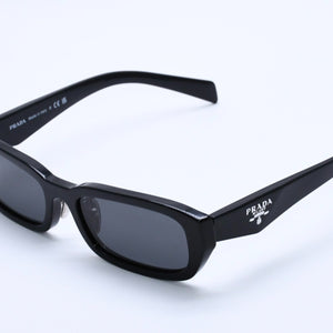 極美品 PRADA プラダ サングラス アイウェア SPR B06-F サイズ55□18 145 プラスチック ブラック 中古 4a003987