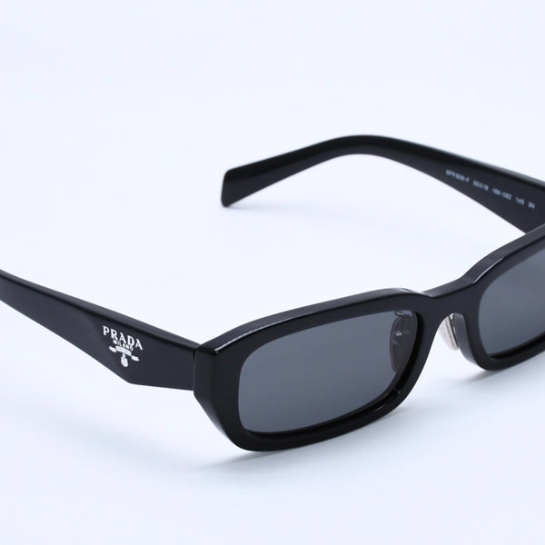 極美品 PRADA プラダ サングラス アイウェア SPR B06-F サイズ55□18 145 プラスチック ブラック 中古 4a003987