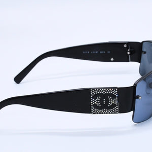 Mint condition CHANEL rimless sunglasses with side rhinestones, square frame, and Coco Mark, black frame, 4117-B 62◻16 125 Used 4a004031