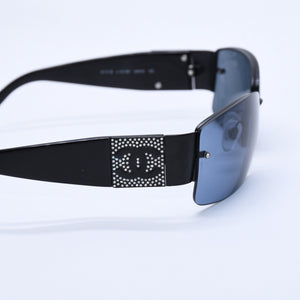 Mint condition CHANEL rimless sunglasses with side rhinestones, square frame, and Coco Mark, black frame, 4117-B 62◻16 125 Used 4a004031