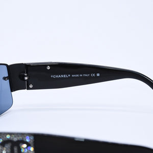 Mint condition CHANEL rimless sunglasses with side rhinestones, square frame, and Coco Mark, black frame, 4117-B 62◻16 125 Used 4a004031